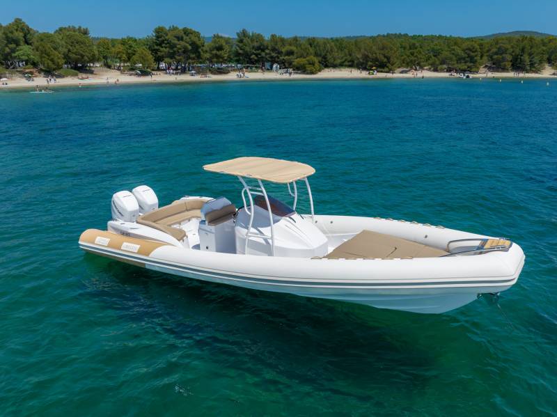 Semi-rigide Fanale neuf à vendre proche de La Ciotat