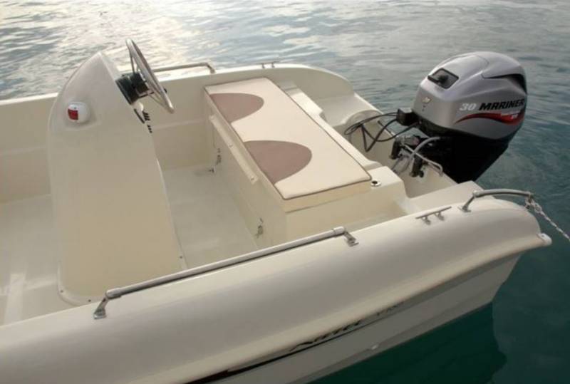 Location bateau à moteur sans permis dans le Var