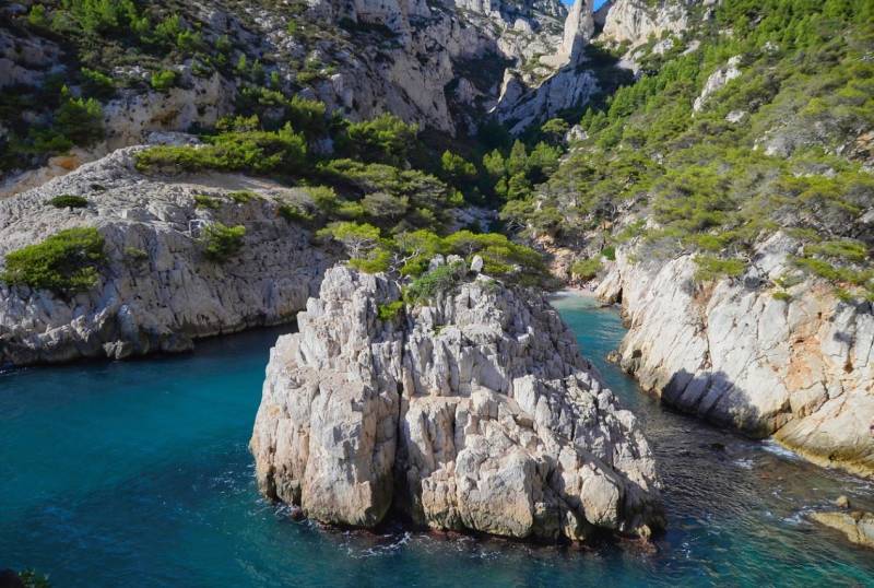 Visiter les Calanques en bateau 