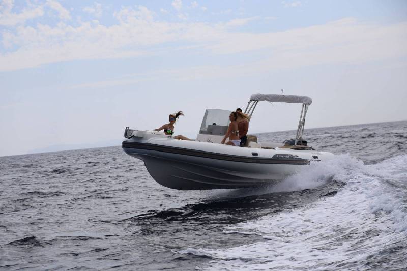 A vendre Capelli Tempest 775 La Martinique