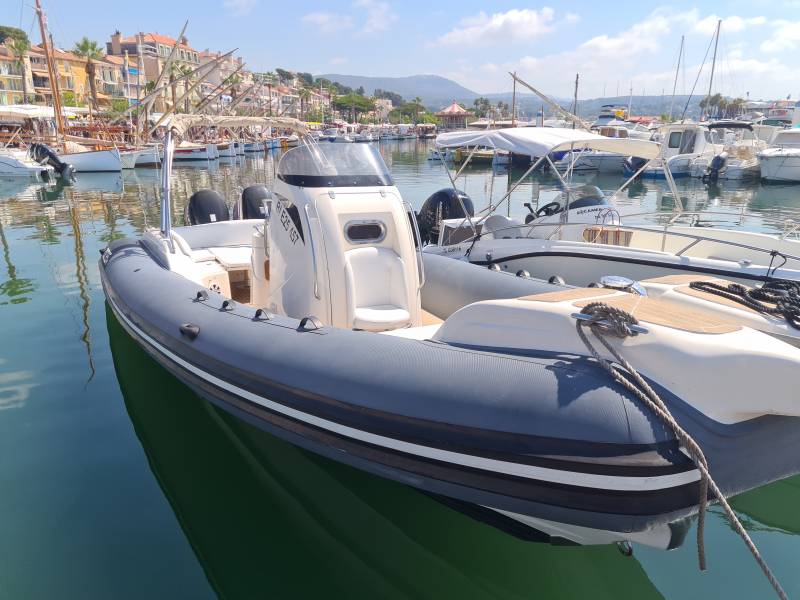 Bateau semi-rigide 2 moteurs à louer proche de Toulon