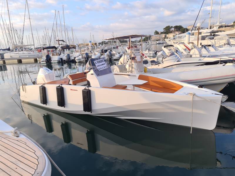 Bateau haut de gamme San Remo de Rocca Var